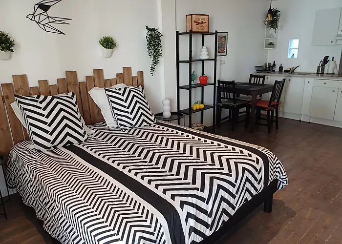 Maisonnette Avec Pergola
